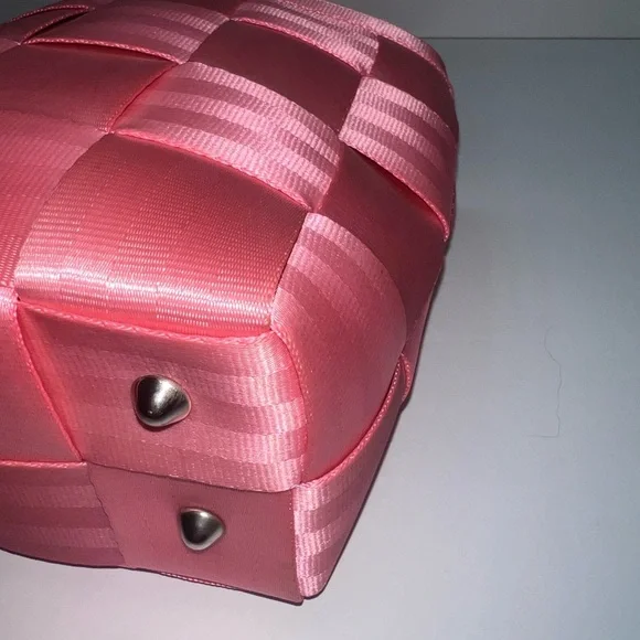Vintage Harvey's Original Seatbelt Small Shoulder Bag Y2K in Pink Raspberry - Picture 4 of 9